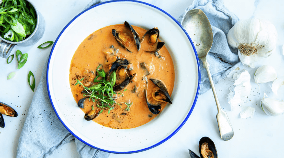 Blåskjellsuppe med tomat og safran